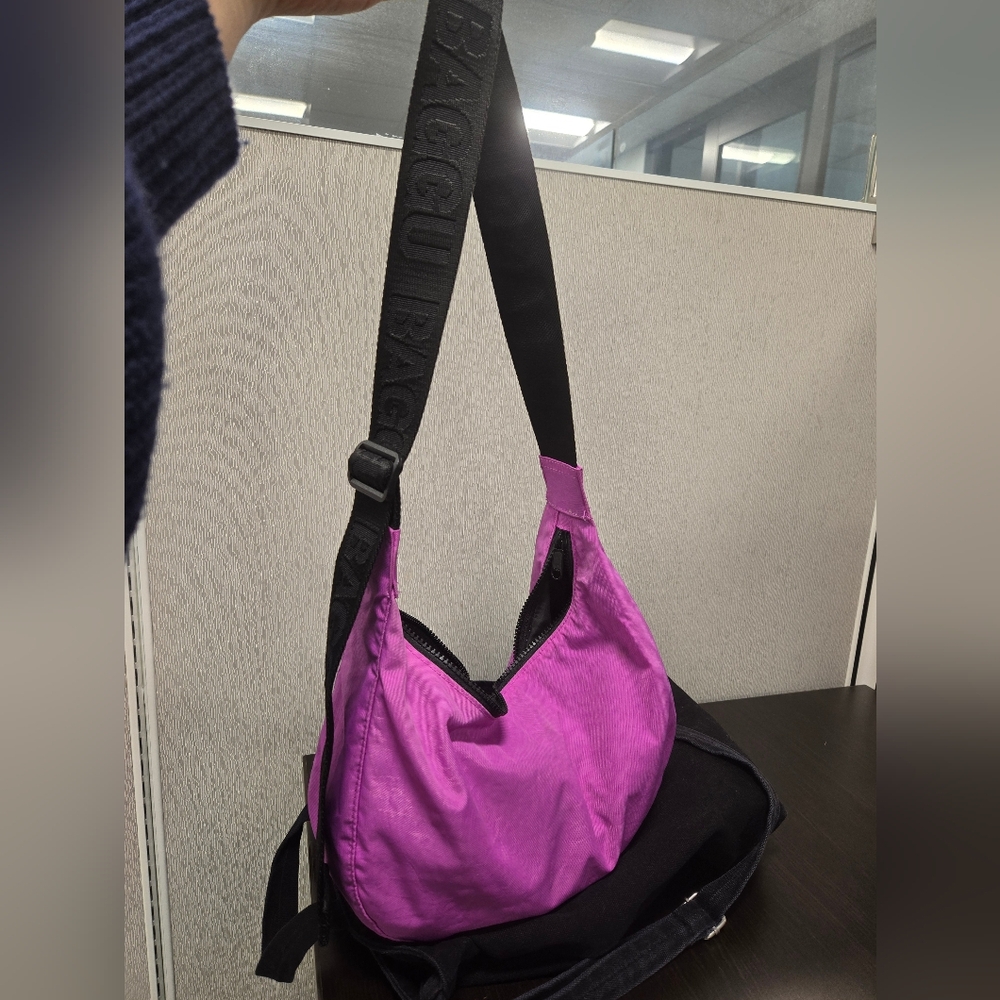 Extra Pink Medium Baggu Crescent Bag